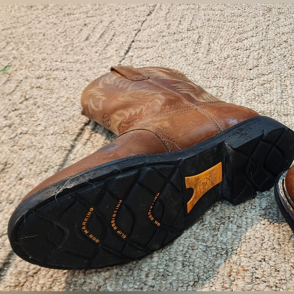 Ariat Workhog Water proof Work Boots size 9D - Picture 3 of 4